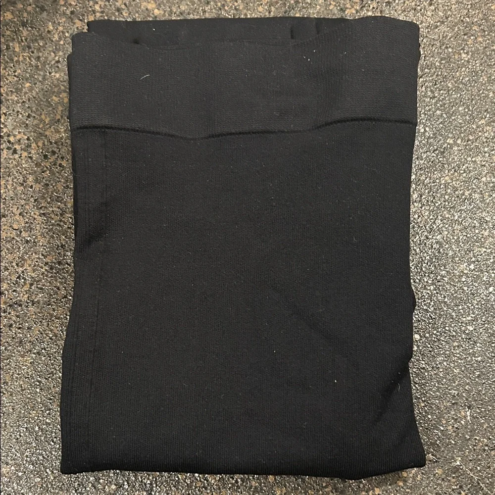 Blanqi Black Maternity Leggings - Picture 4 of 4